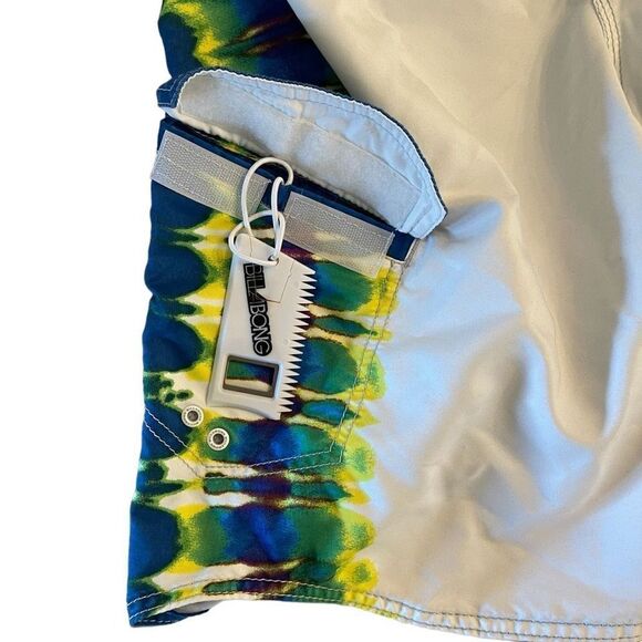 Billabong Mens Drop In and Tune In Boardshorts White Blue Tie Dye Size 32 - Picture 3 of 8